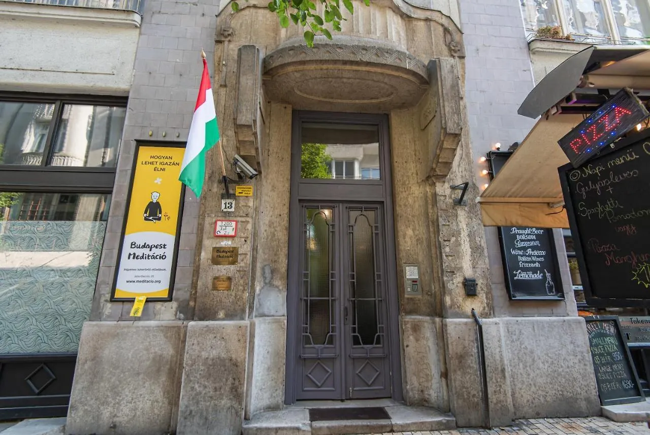 Patrik\'S Budapest Center Apartment location