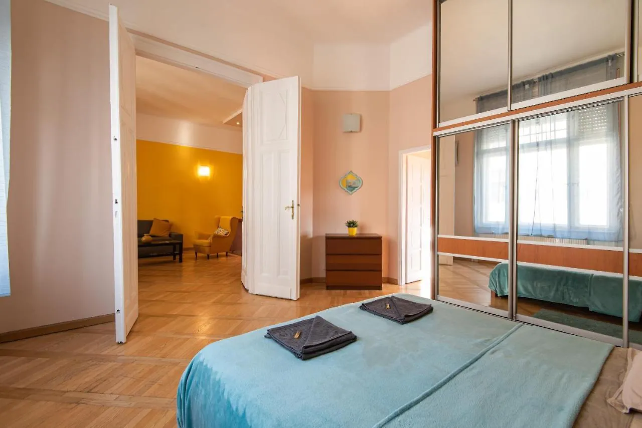 Patrik'S Budapest Center Apartment
